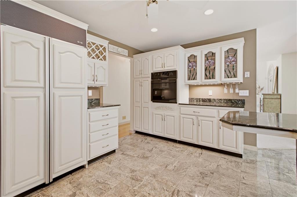242 Church Pond Drive Property Photo 11