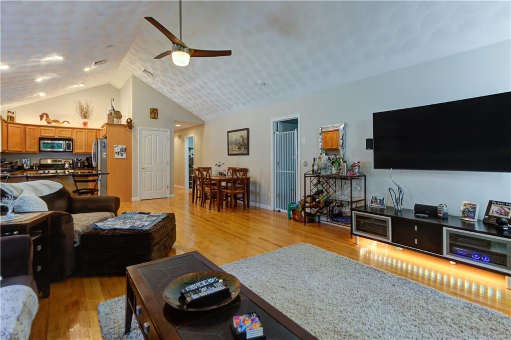 1421 Douglas Avenue Unit L Property Photo 11