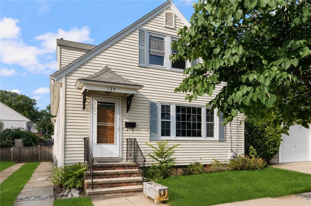 135 Sandringham Avenue Property Photo 1