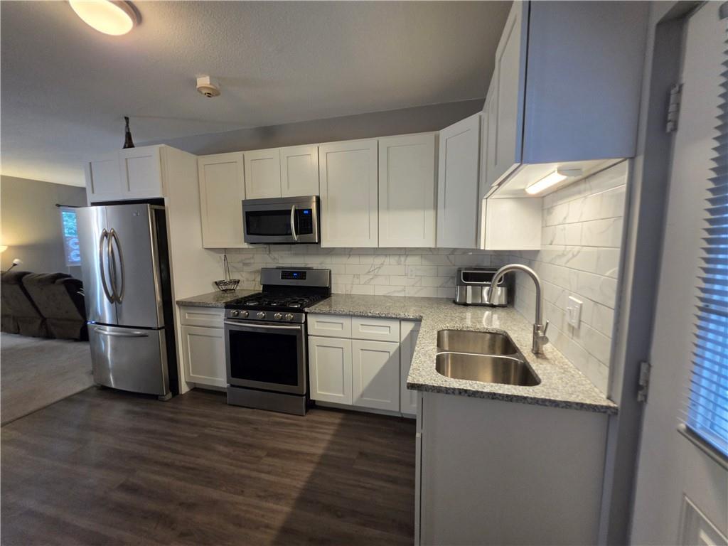 94 Cowesett Avenue Unit 28 Property Photo 2