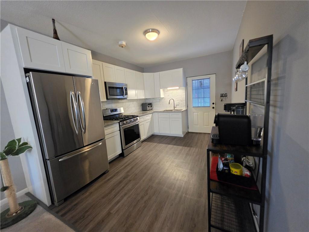 94 Cowesett Avenue Unit 28 Property Photo 3