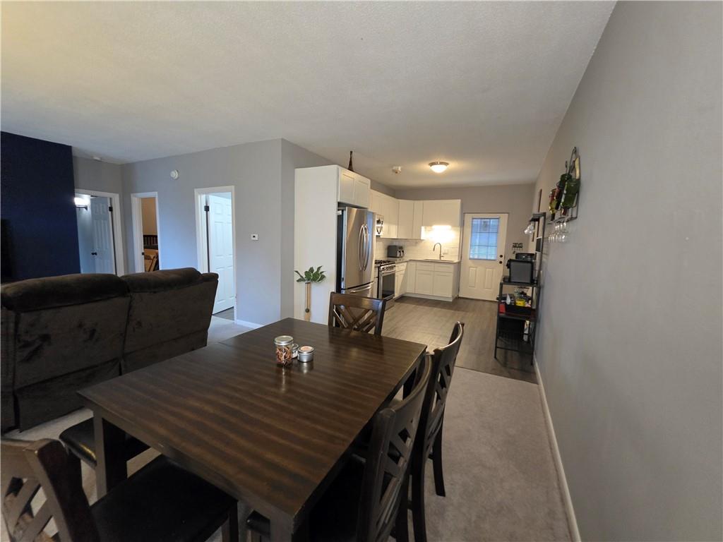 94 Cowesett Avenue Unit 28 Property Photo 4