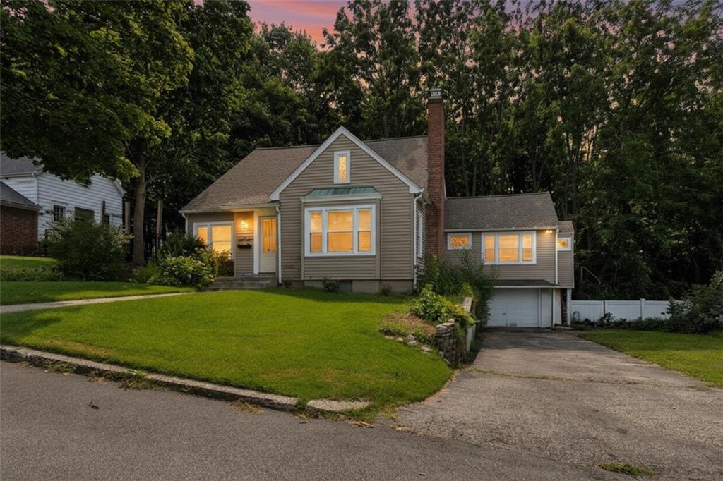 9 Country Parkway Property Photo 2