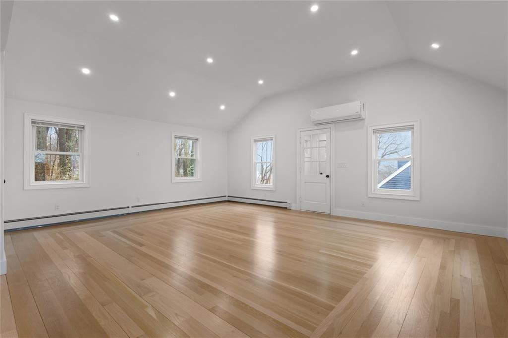 9 Country Parkway Property Photo 10