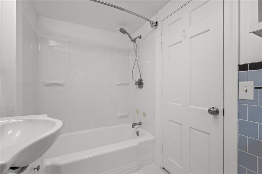 9 Country Parkway Property Photo 31