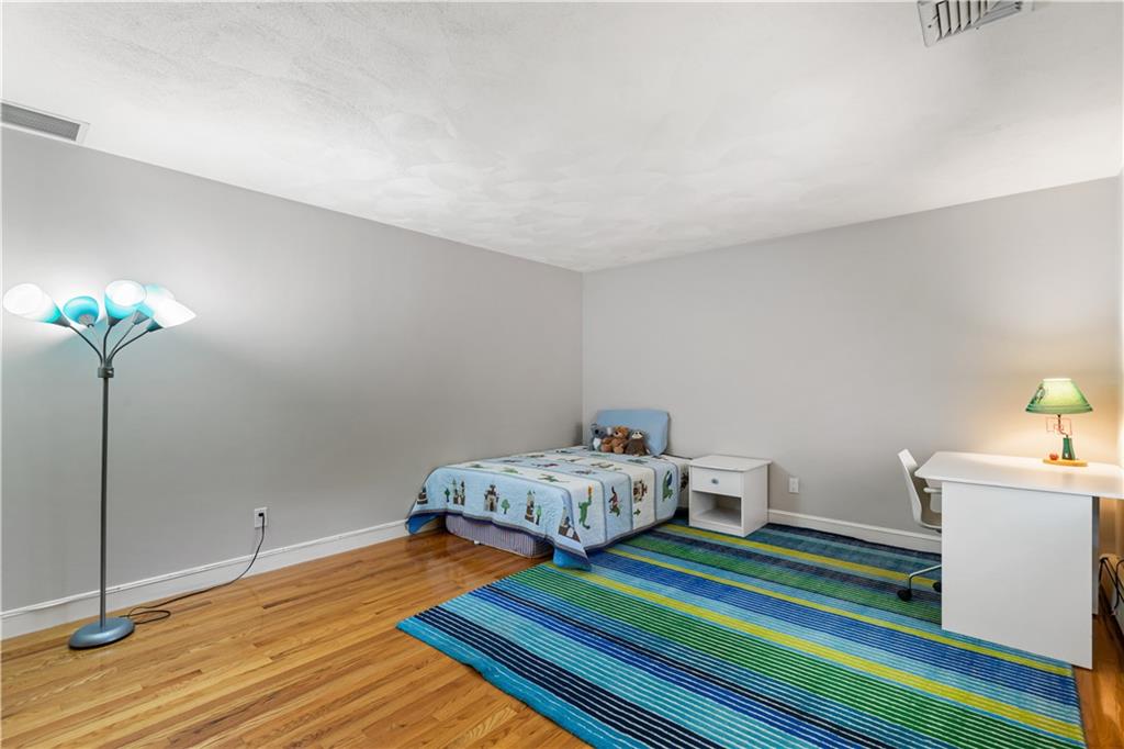 7 Kings Row Property Photo 44
