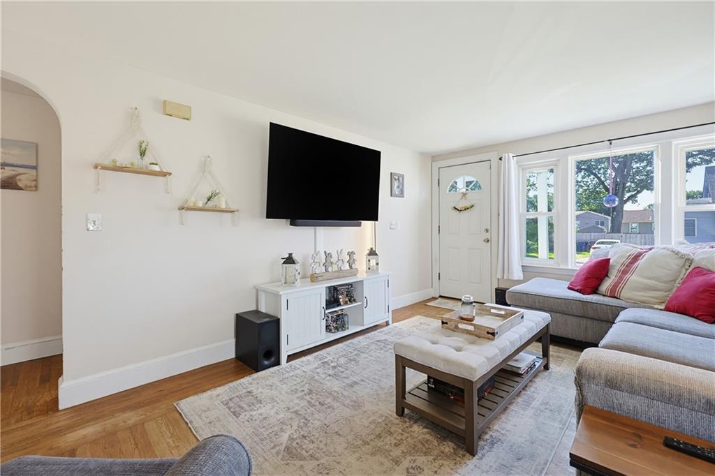 127 Fern Street Property Photo 3