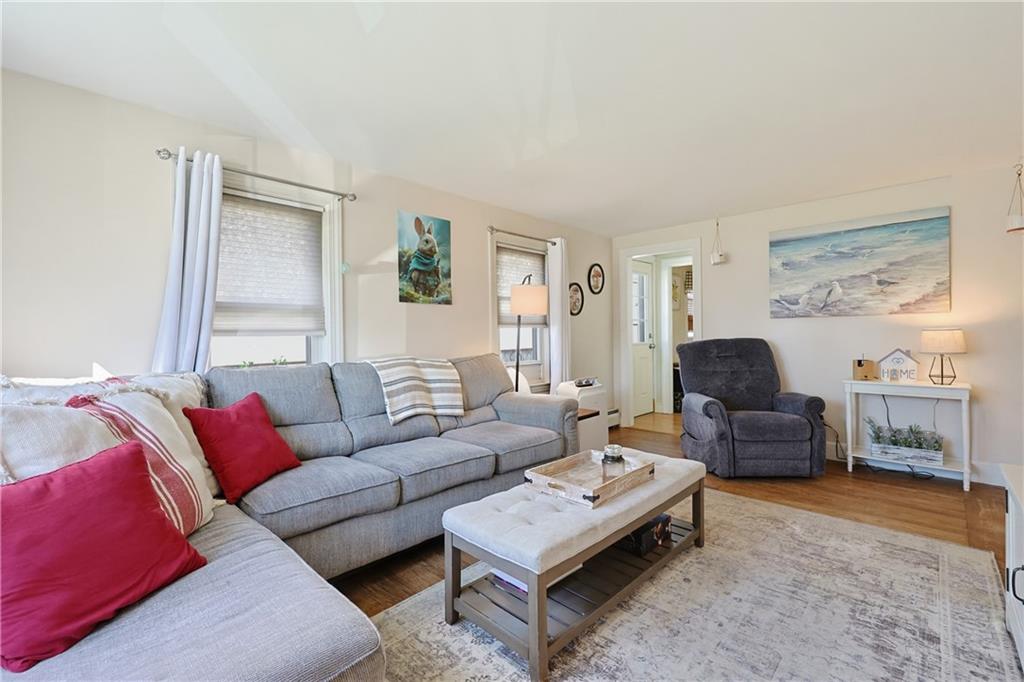 127 Fern Street Property Photo 4
