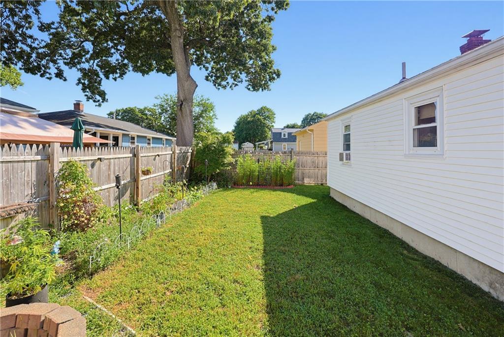 127 Fern Street Property Photo 24