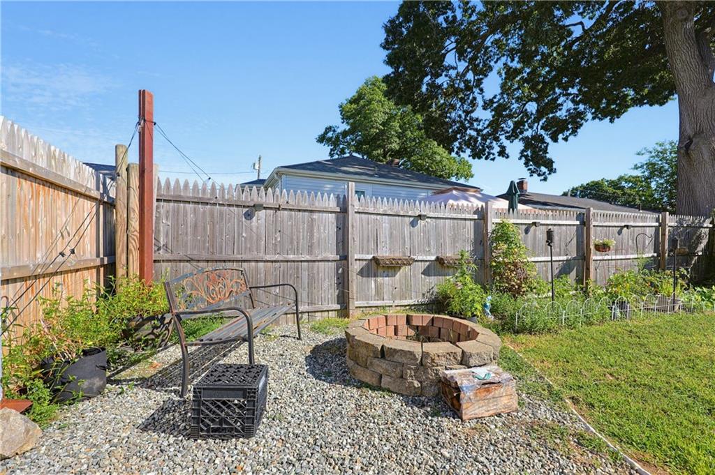 127 Fern Street Property Photo 26