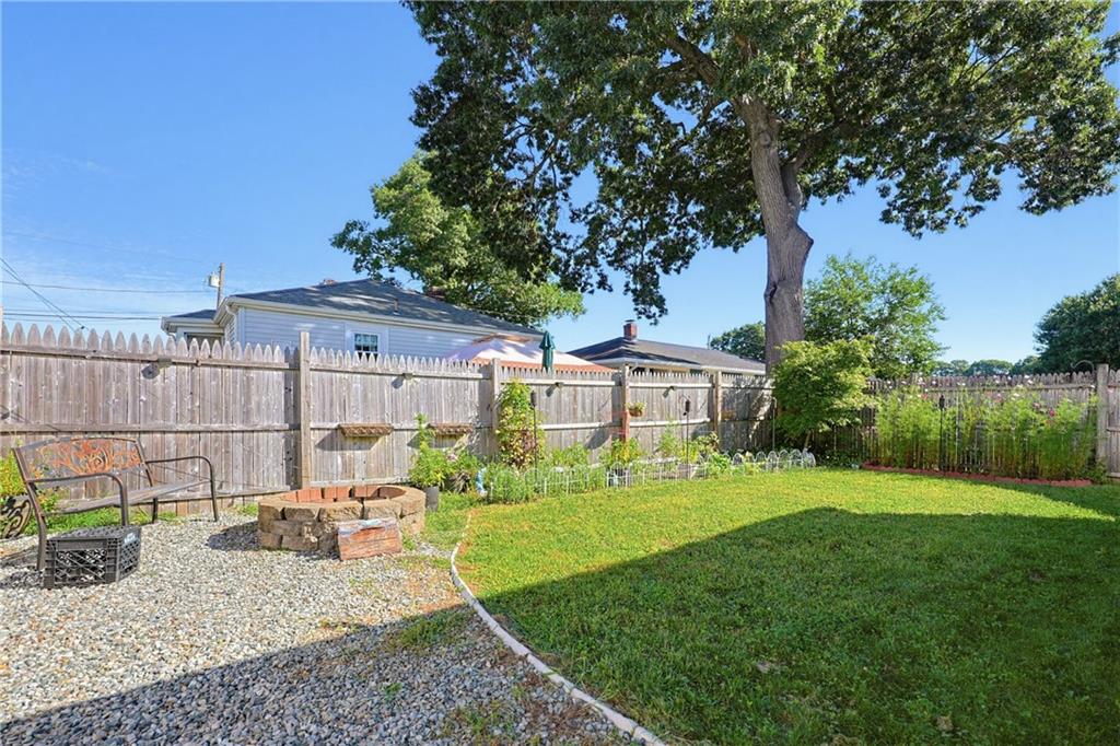 127 Fern Street Property Photo 27