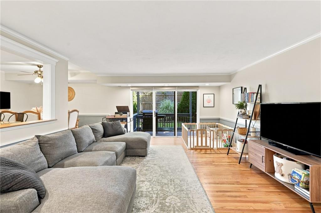 125 Van Zandt Avenue Unit 201 Property Photo 3