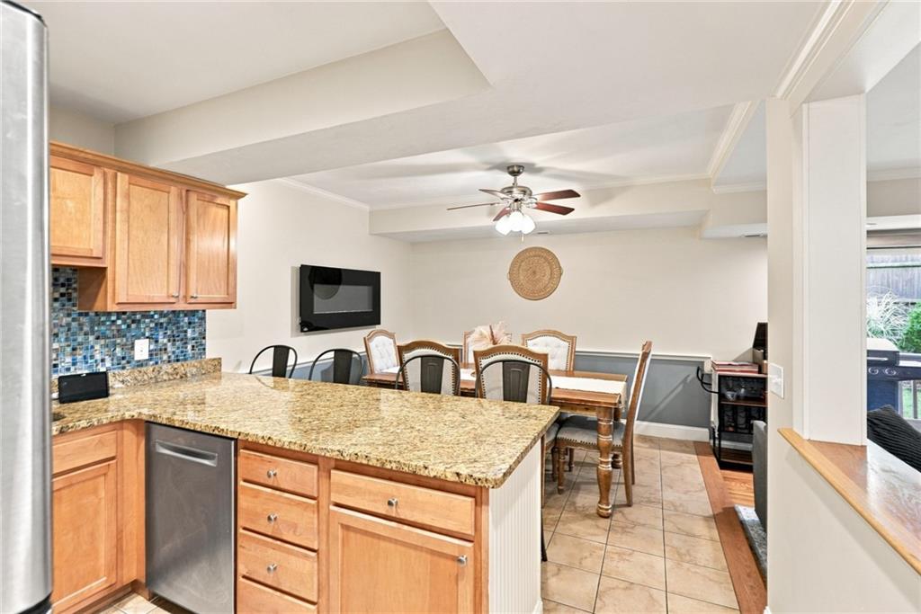 125 Van Zandt Avenue Unit 201 Property Photo 13