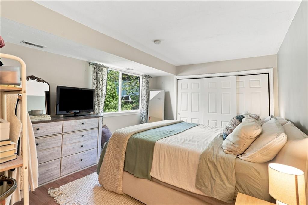 125 Van Zandt Avenue Unit 201 Property Photo 18