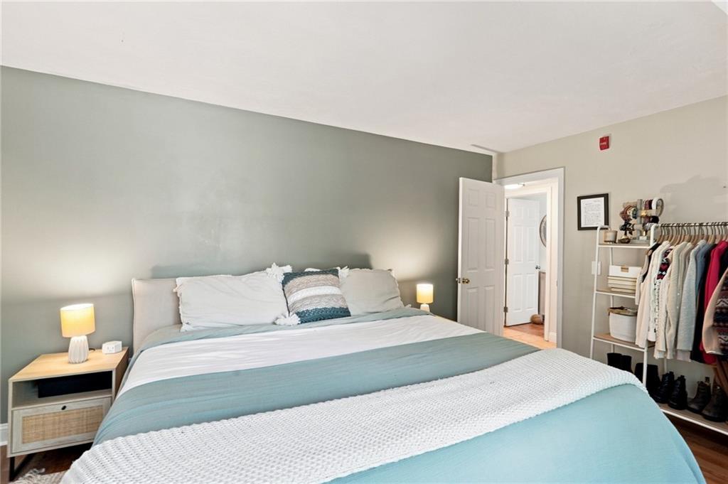 125 Van Zandt Avenue Unit 201 Property Photo 20