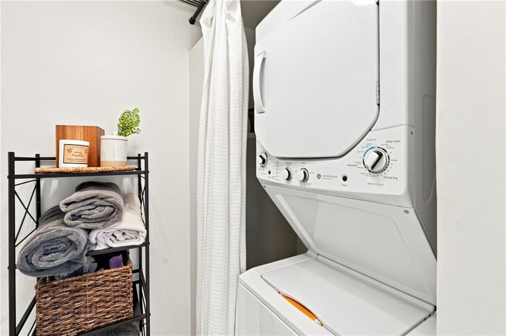 125 Van Zandt Avenue Unit 201 Property Photo 35