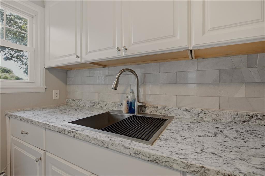 351 Boulevard Boulevard Property Photo 8