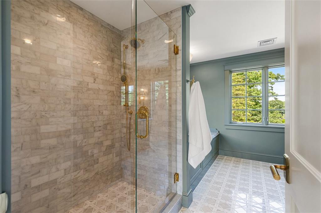 310 Blackstone Boulevard Property Photo 26
