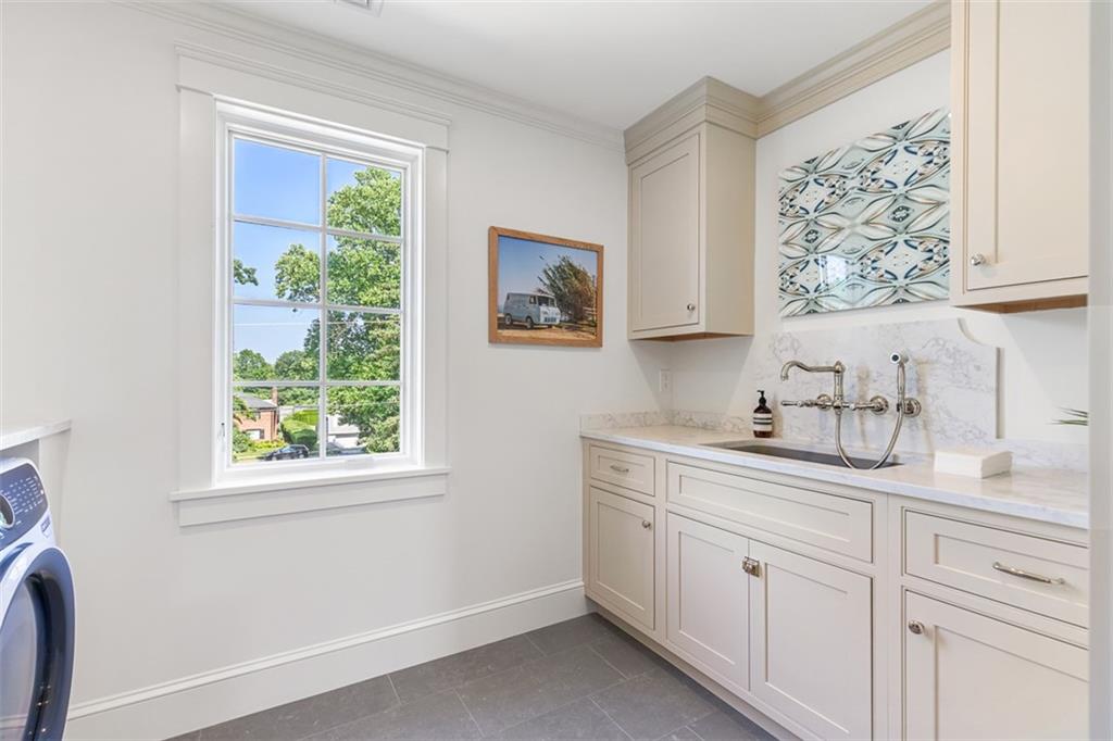 310 Blackstone Boulevard Property Photo 33