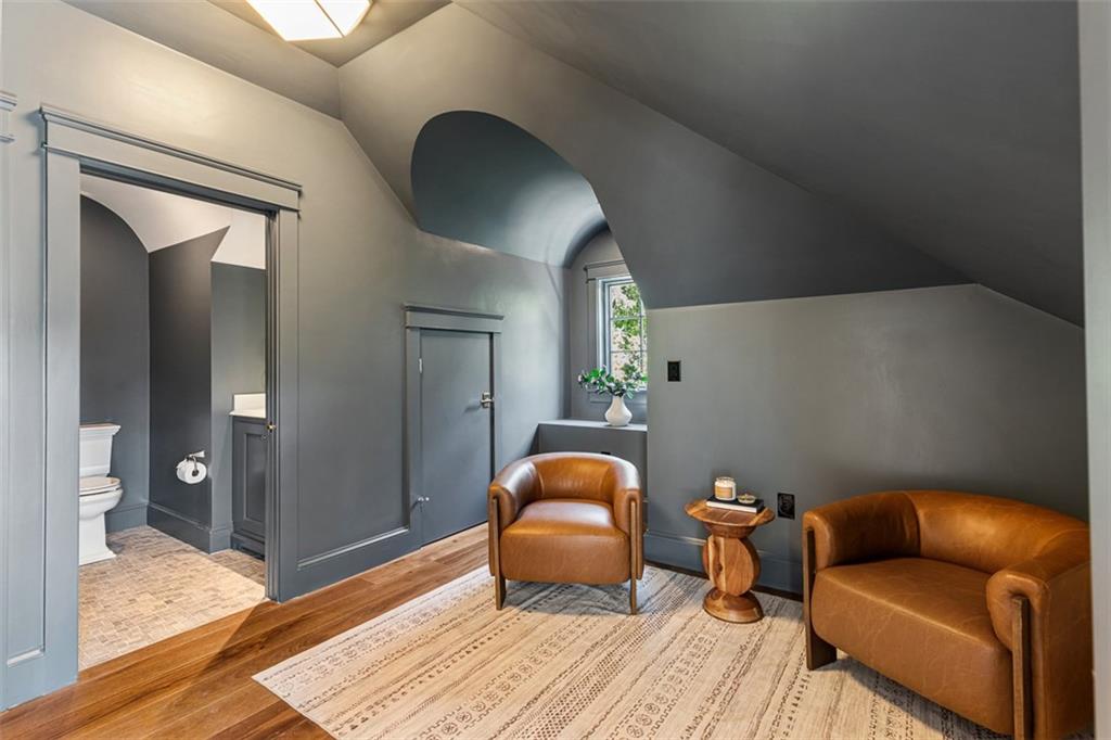 310 Blackstone Boulevard Property Photo 37