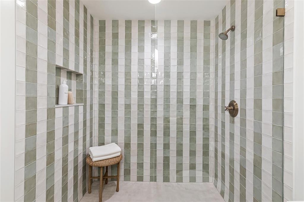 310 Blackstone Boulevard Property Photo 43