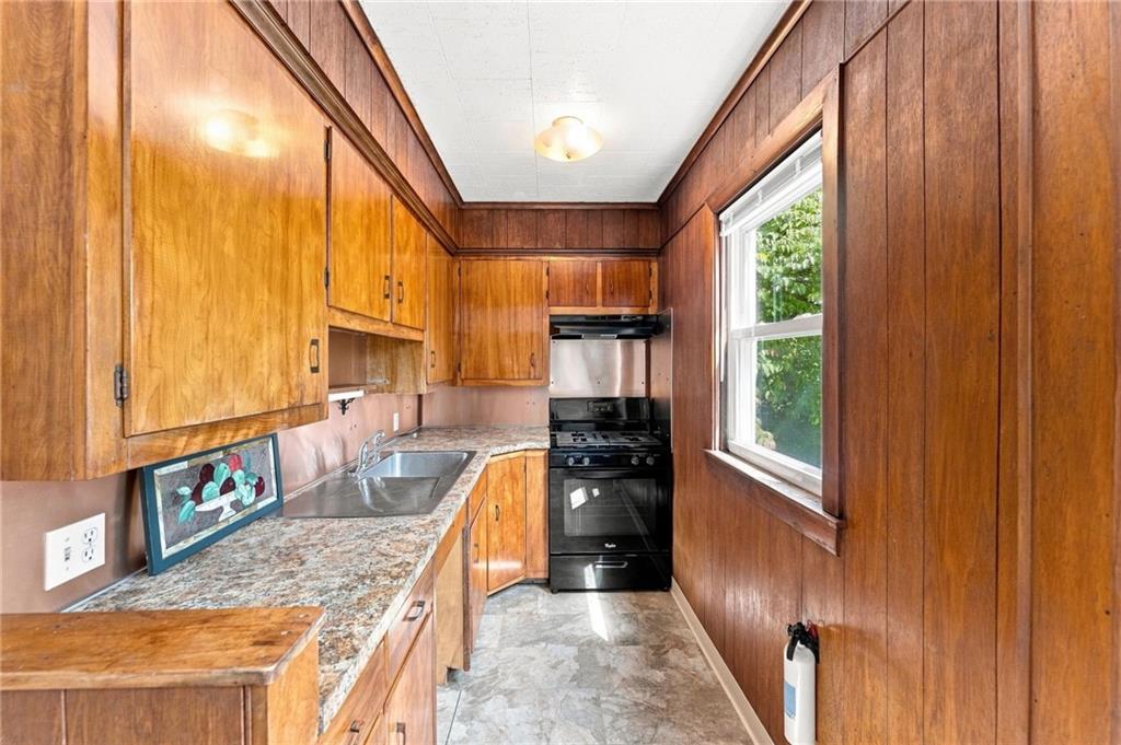 480 East Avenue Property Photo 13
