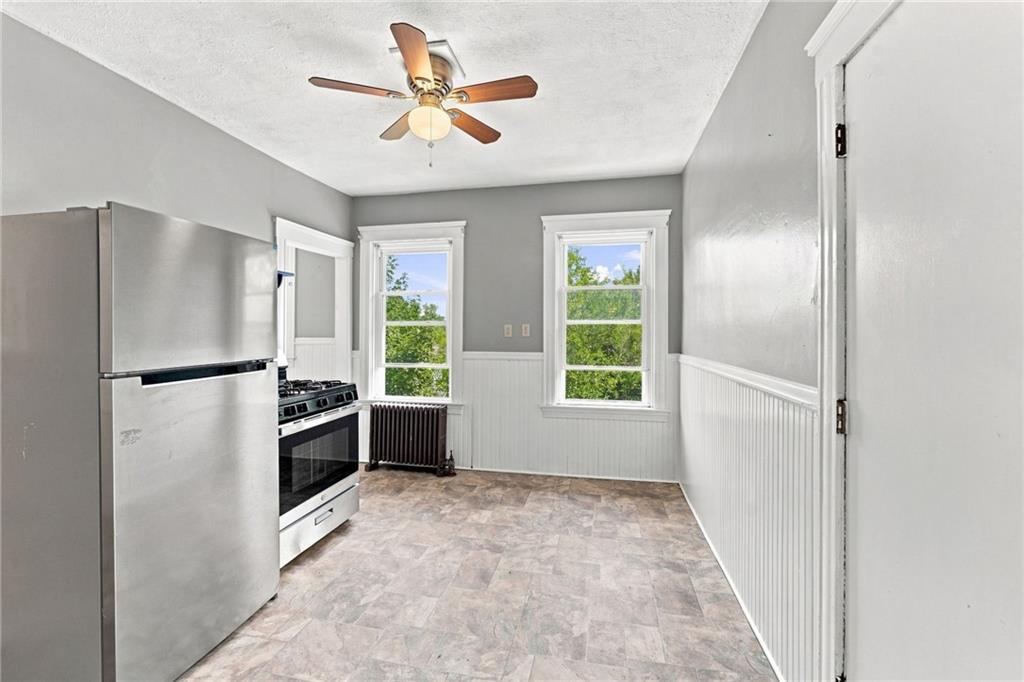 480 East Avenue Property Photo 28