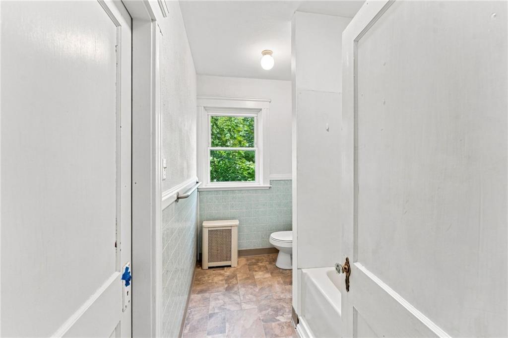 480 East Avenue Property Photo 32