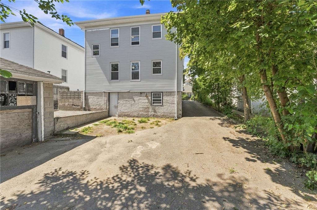 480 East Avenue Property Photo 45