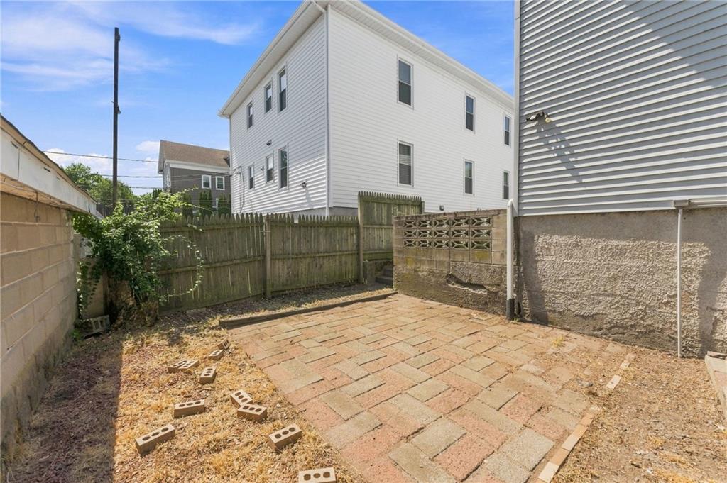 480 East Avenue Property Photo 46