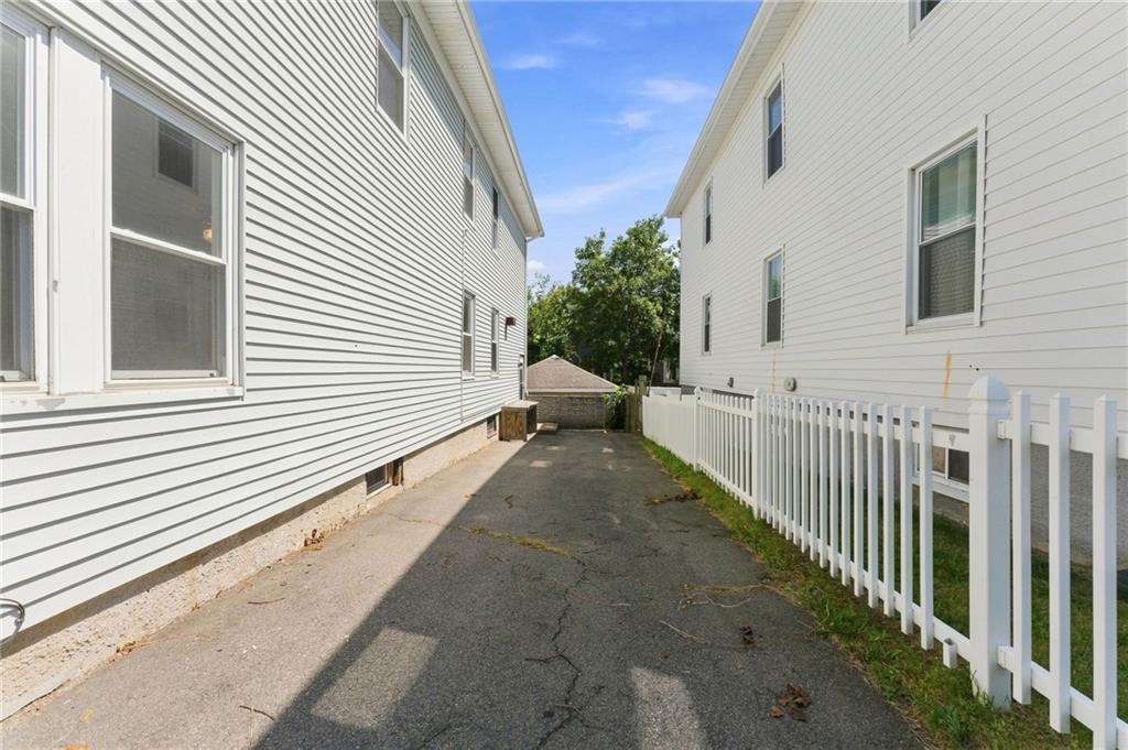 480 East Avenue Property Photo 49