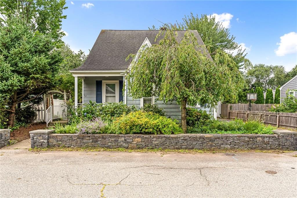 32 Benbridge Avenue Property Photo 2