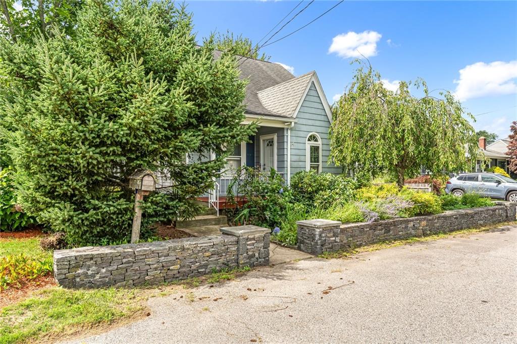 32 Benbridge Avenue Property Photo 3