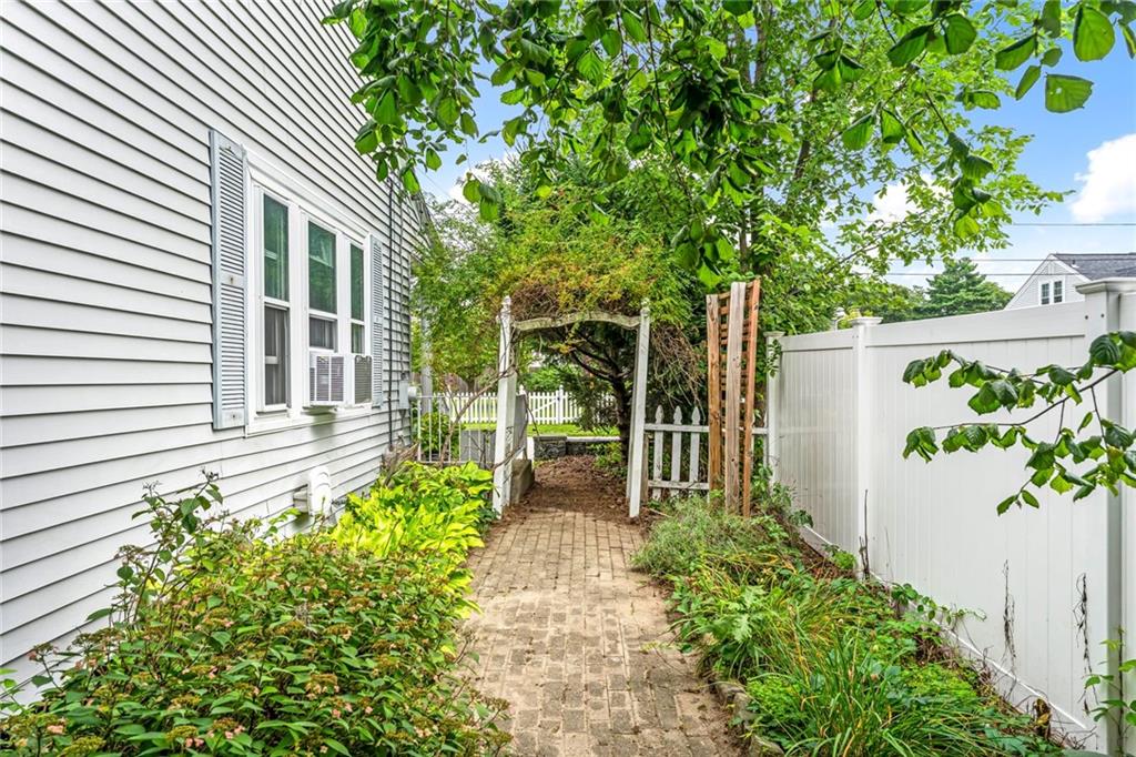 32 Benbridge Avenue Property Photo 34