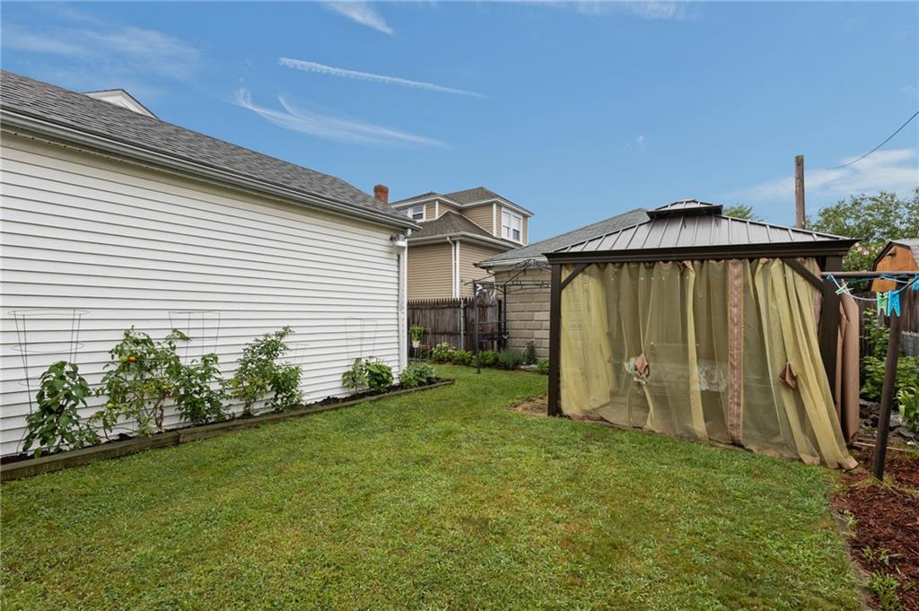 402 Webster Avenue Property Photo 22