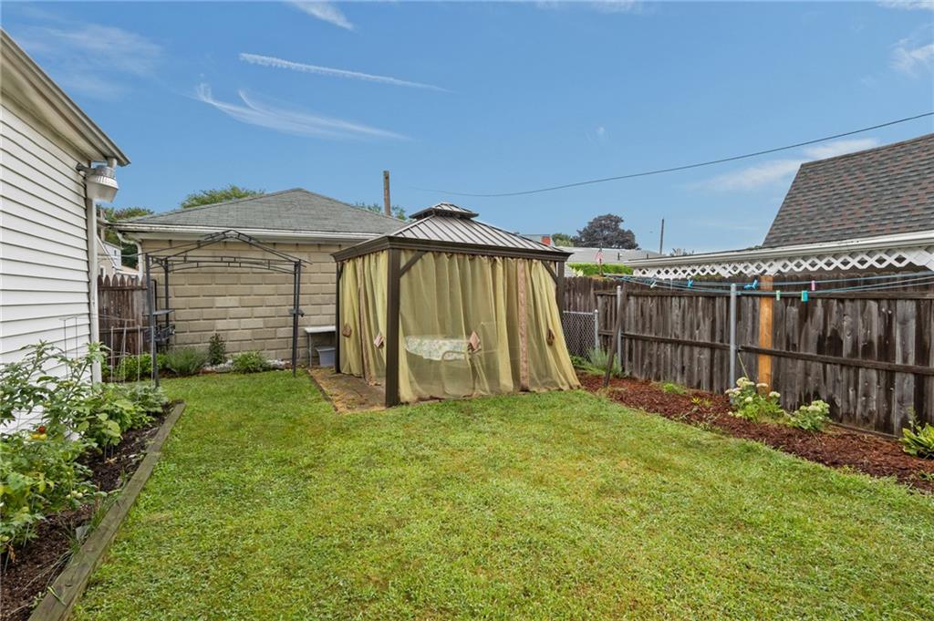 402 Webster Avenue Property Photo 23