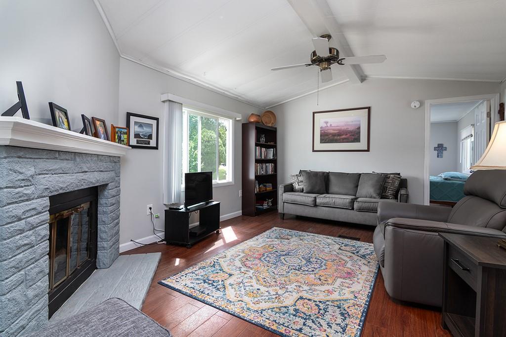 465 72 Gardiner Road Property Photo 5