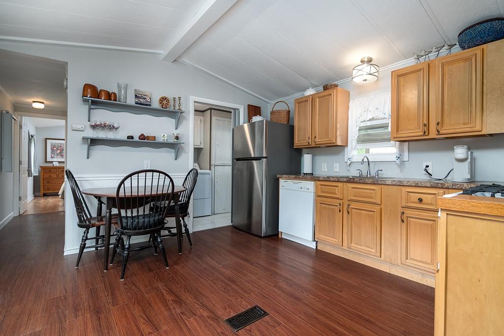 465 72 Gardiner Road Property Photo 7