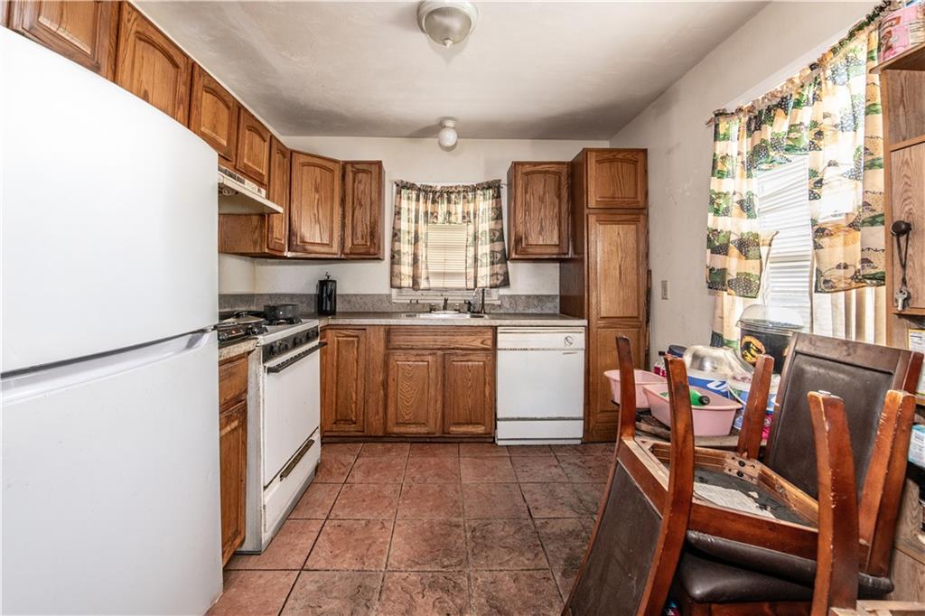 421 Broad Street Property Photo 4