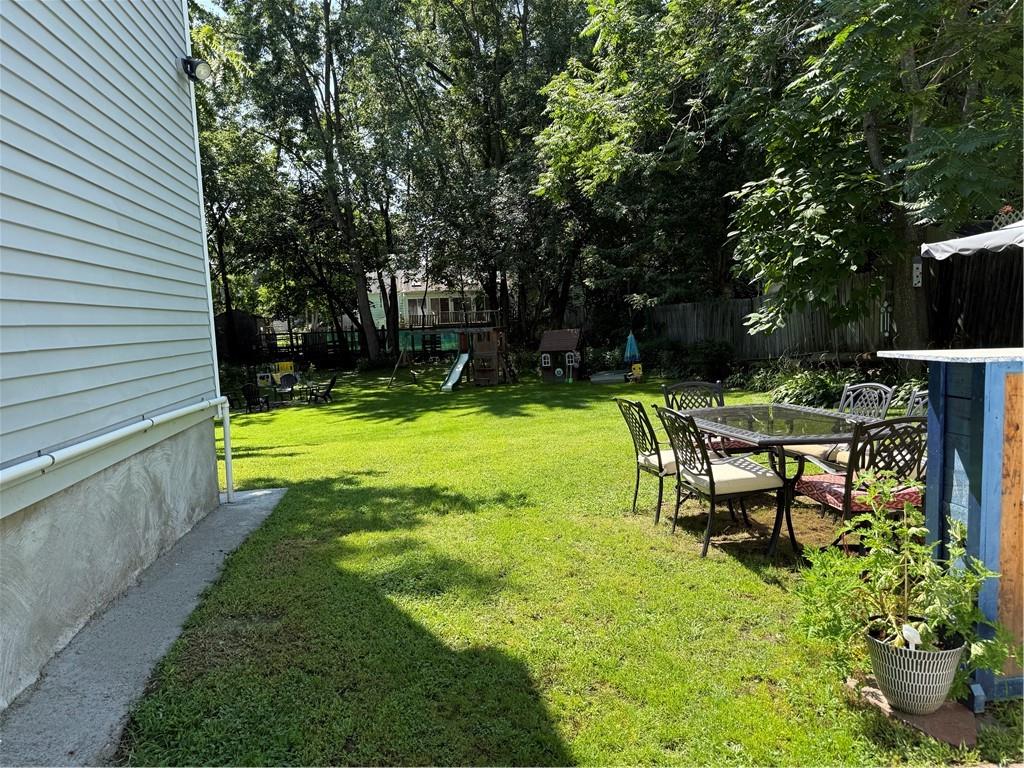 8 Rathbun Street Property Photo 7