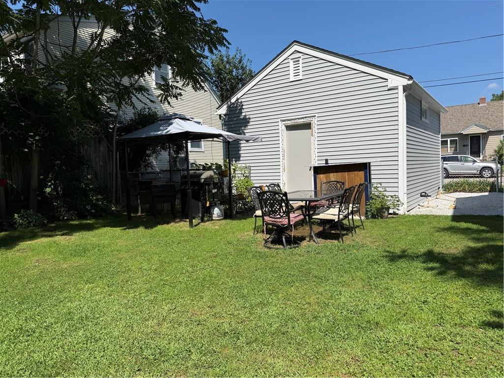 8 Rathbun Street Property Photo 8