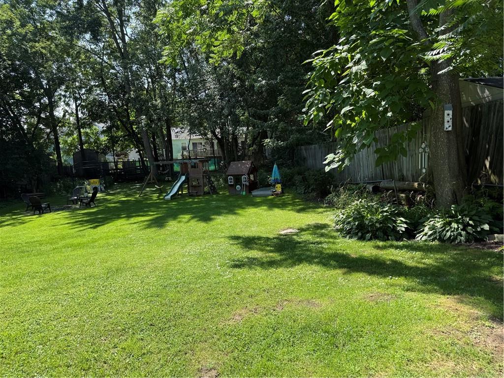 8 Rathbun Street Property Photo 9