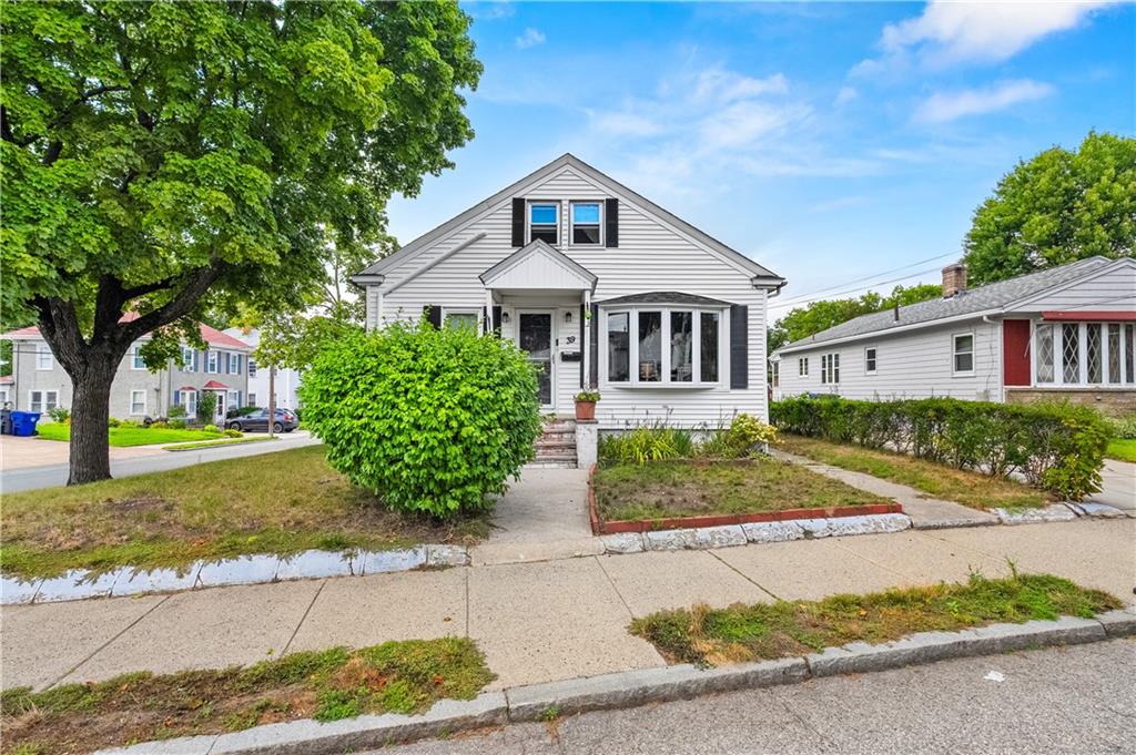 39 Bolton Avenue Property Photo 3