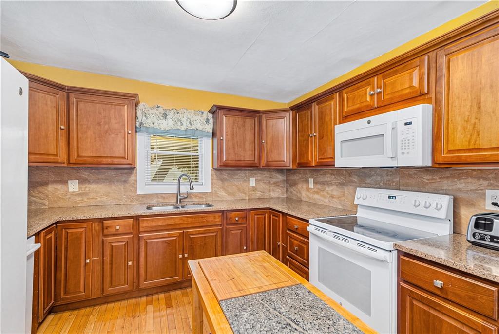 39 Bolton Avenue Property Photo 26