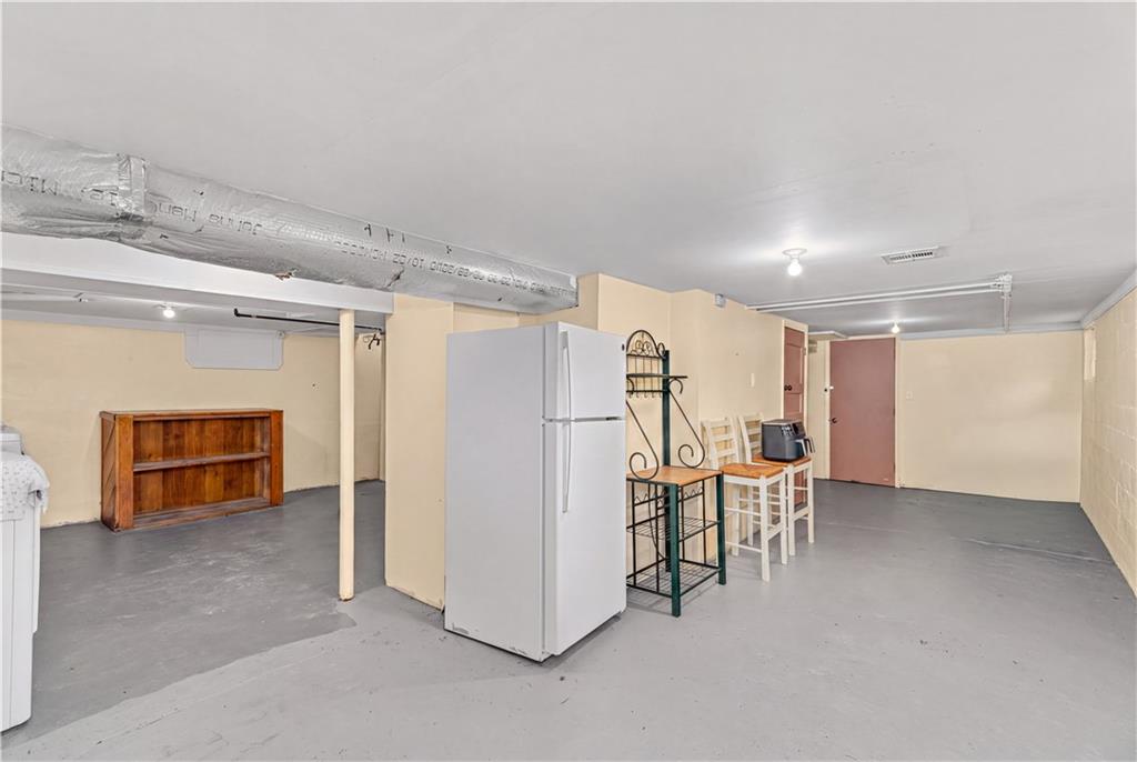 39 Bolton Avenue Property Photo 37