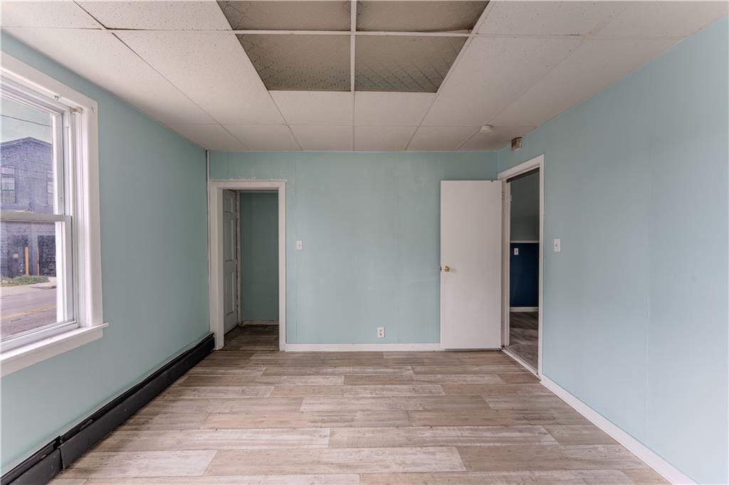 190 192 Manton Avenue Property Photo 4