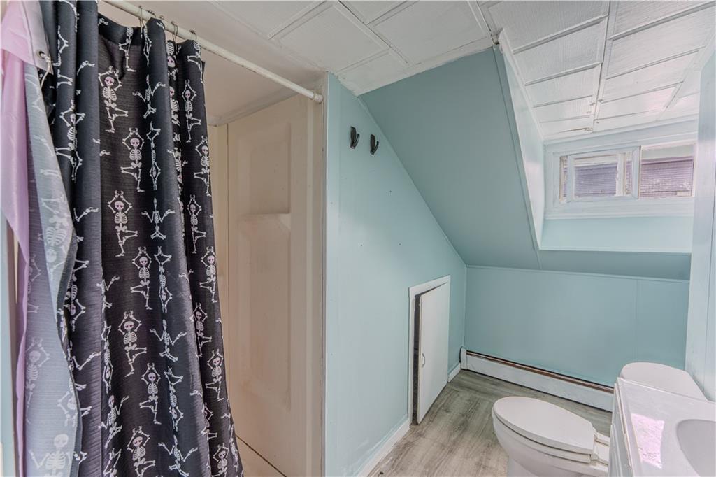 190 192 Manton Avenue Property Photo 8