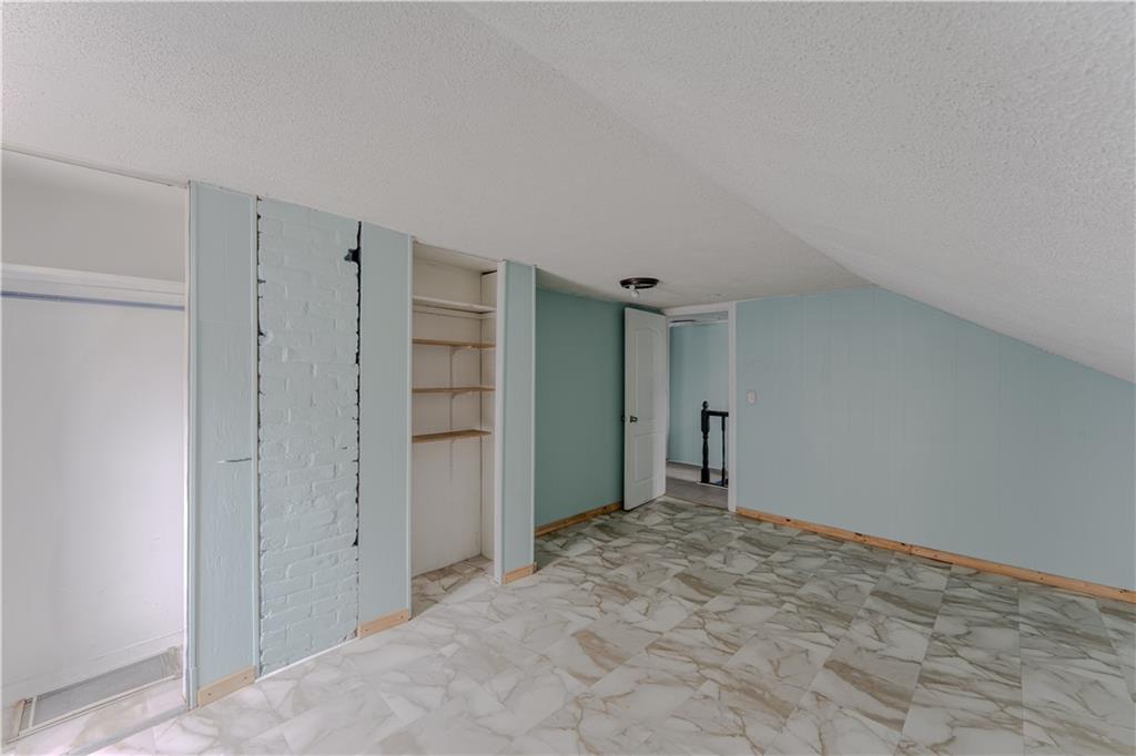 190 192 Manton Avenue Property Photo 9