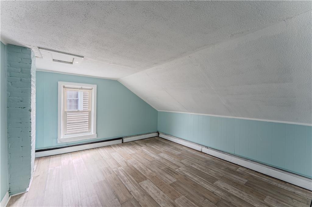 190 192 Manton Avenue Property Photo 10