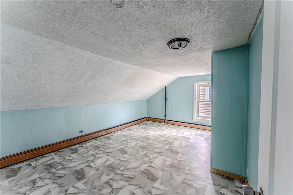 190 192 Manton Avenue Property Photo 12